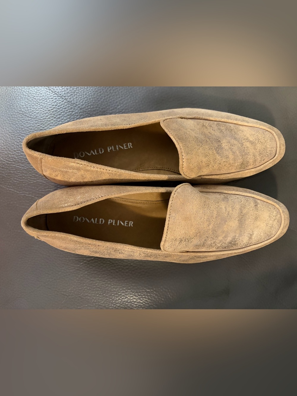 *NWOB* Donald Pliner Tamryn Brushed Metallic Leather Loafers in light bronze